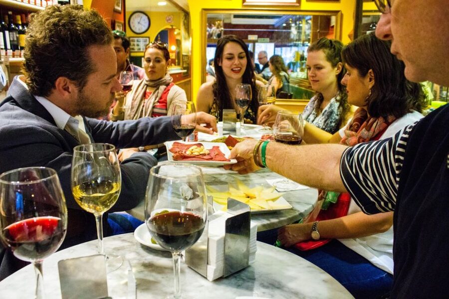 Madrid: Tapas & Wine Tasting Tour with Local Guide - Four bars, twelve tapas, one useful introduction to Madrid