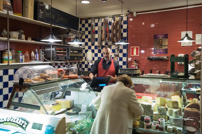 Madrid Tapas & Wine Tasting Walking Tour – Small Group Local Bars - Finishing near Plaza Mayor