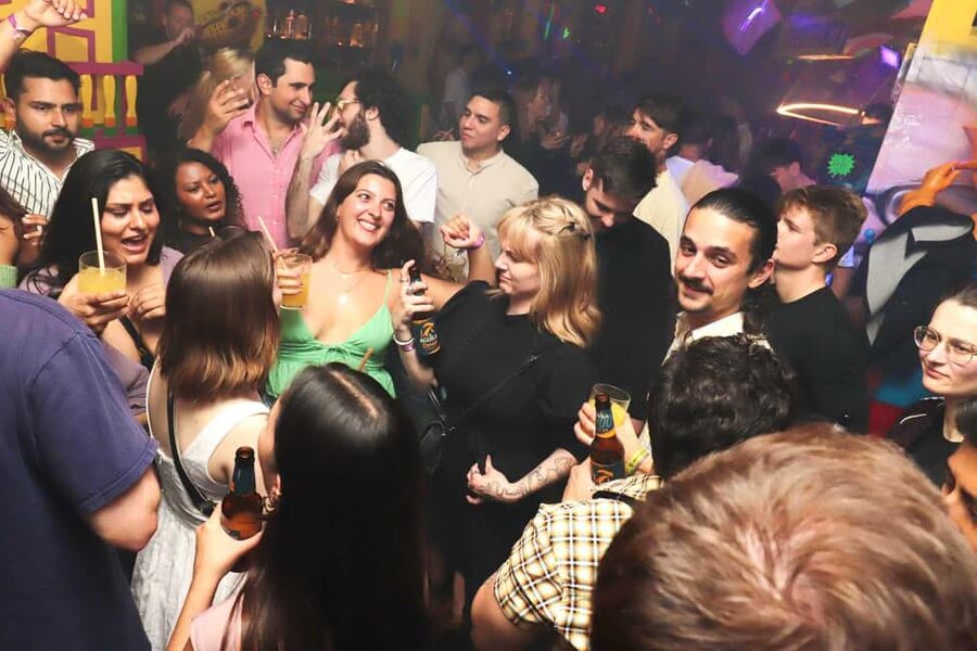 Madrid: Top Pub Crawl with Drinks and Free Nightclub Entry - Practical advice for a smoother night