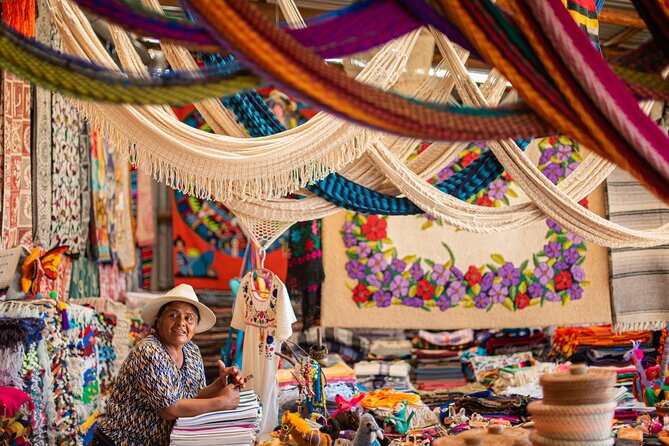 Magical Todos Santos Tour, Camel Ranch, Lunch and Tequila - Watching a blanket take shape on a working loom
