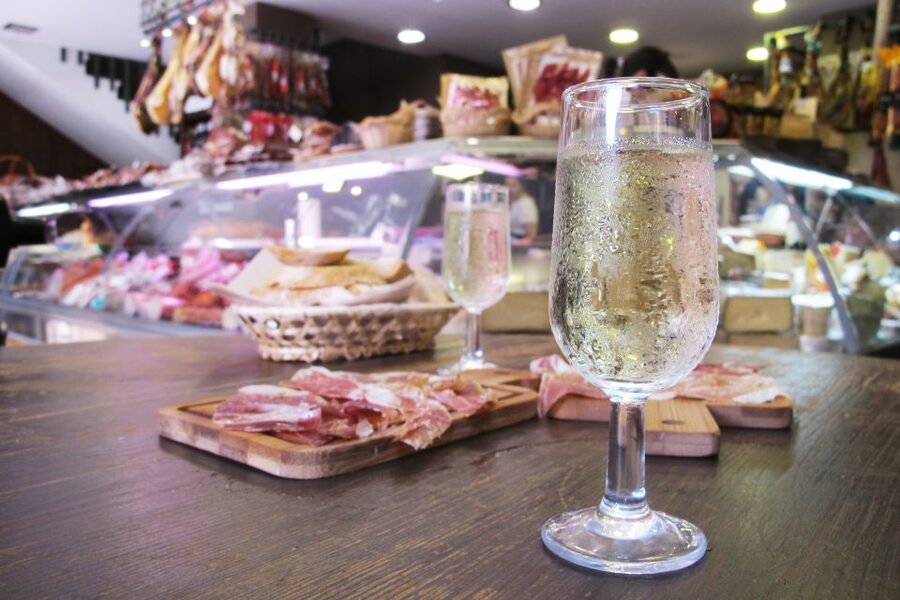 Malaga: Tapas Tasting Tour - Four stops and seven tastes