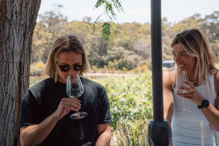 Margaret River: Boutique Wine Tour w. Blind Tasting + Lunch - Three wineries, with the exact stops changing