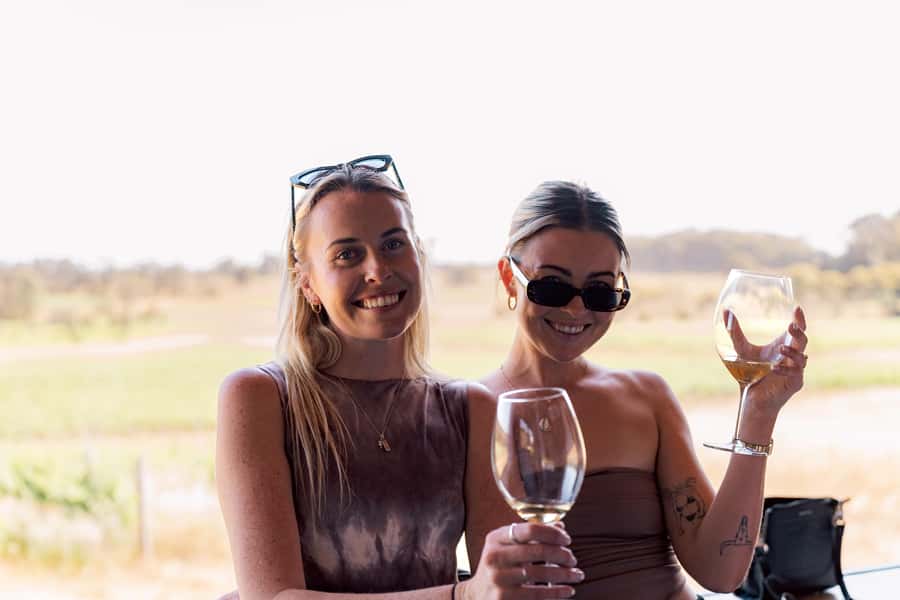 Margaret River: Boutique Wine Tour w. Blind Tasting + Lunch - From chocolate to the Margaret River coast