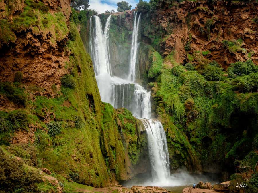 Marrakech : Ouzoud Waterfalls & Guided Tour & Boat Ride - Berber villages and the changing countryside