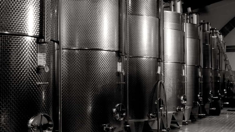 Marsala: Historic winery tour with wine tasting - Sicilian snacks make the tasting feel local