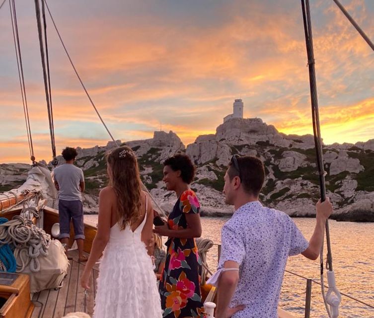 Marseille: Frioul Islands Sunset Cruise with Cocktail Dinner - Key things to know before you book