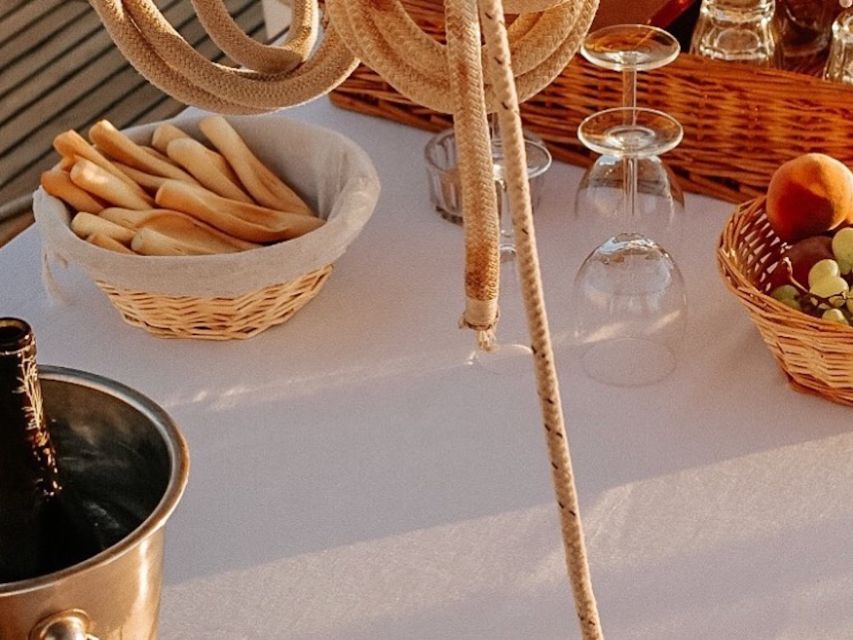 Marseille: Sunset Cruise Cocktail-Dinner in Frioul Islands - What the $94 price really covers