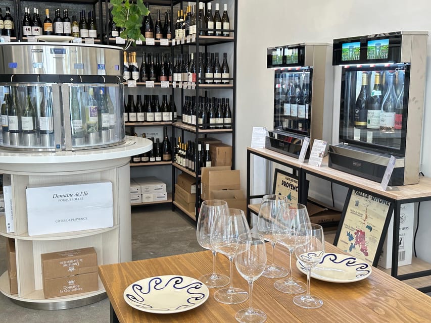 Marseille: Tailored Wine Tasting Experience in Top Wine Shop - Why the cheese and bread matter