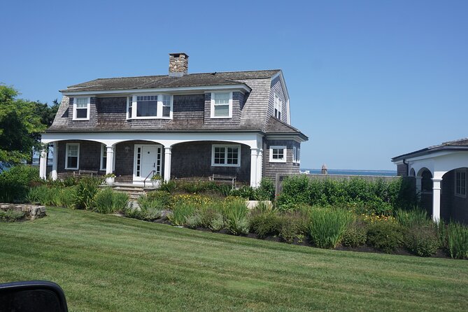 Martha's Vineyard Day Trip with Optional Island Tour from Boston - What the $130 price really buys you