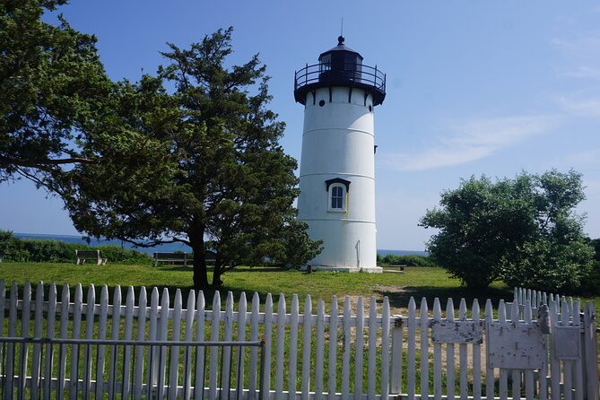 Martha's Vineyard Day Trip with Optional Island Tour from Boston - Woods Hole and the 9:30am ferry to Oak Bluffs