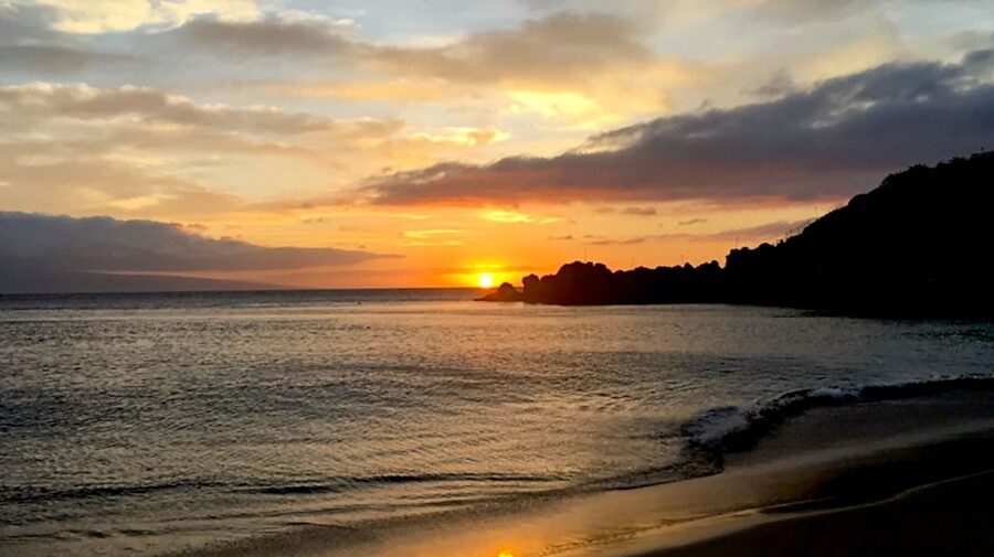 Maui: Ka'anapali Luxury Sunset Cocktail Sail with Open Bar - Key points to know before booking