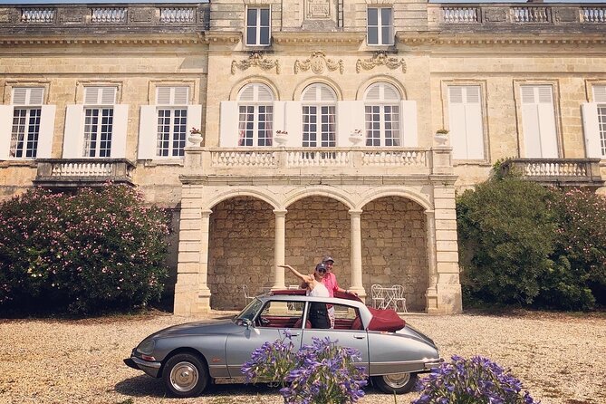 Médoc luxury wine tour aboard a Citroën DS Limousine Convertible - The full-day route toward Pauillac