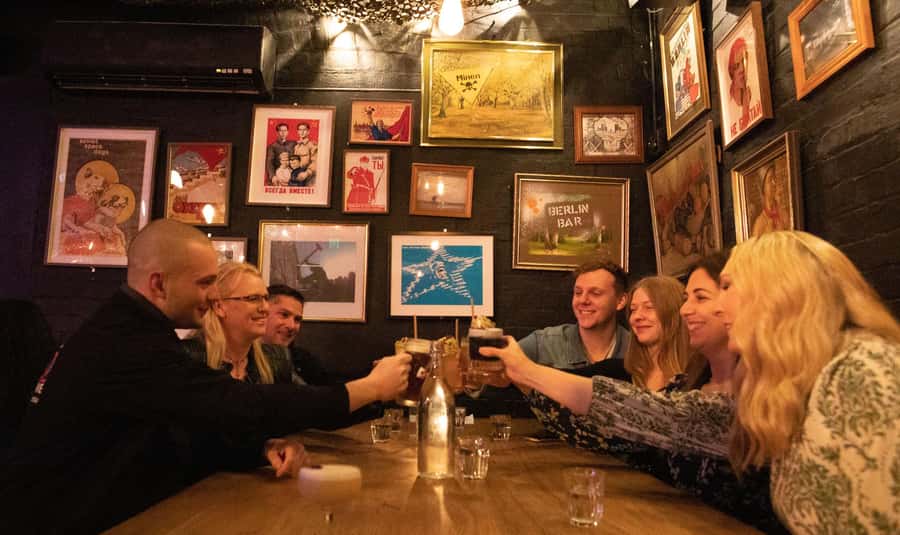 Melbourne: Hidden Bar and Cocktail Tour - Walking, stairs, and access