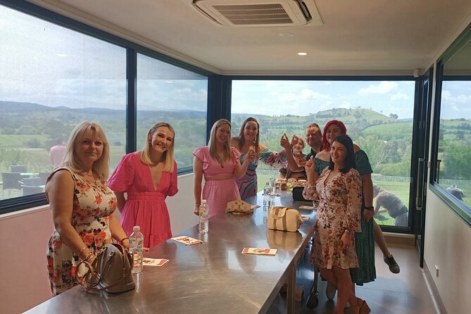 Melbourne: Yarra Valley Wine, Gin, Whisky and Chocolate Tour - Hubert Estate combines lunch and art