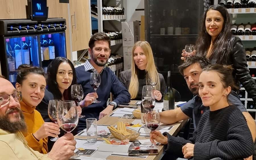 Mendoza: Premium Wine Tasting - Arriving at Código Vinario Wine Shop