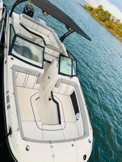 Guided Boat Tour with Champagne
