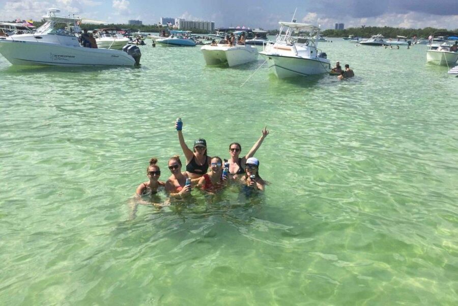 Miami: Guided Boat Tour with Champagne - Star Island and Miami’s waterfront homes