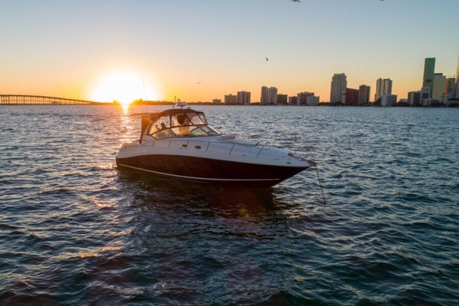 Miami: Private Yacht Cruise with Champagne - Champagne, music, and the party setup