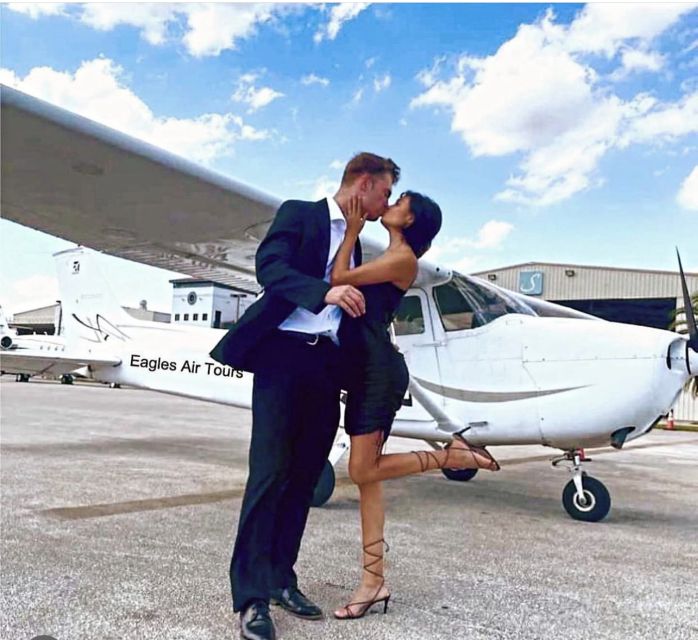 Miami: Romantic 1-Hour Private Flight Tour with Champagne - Downtown Miami and Biscayne Bay