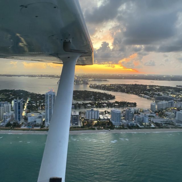 Miami: Romantic 1-Hour Private Flight Tour with Champagne - Why the Private Format Matters