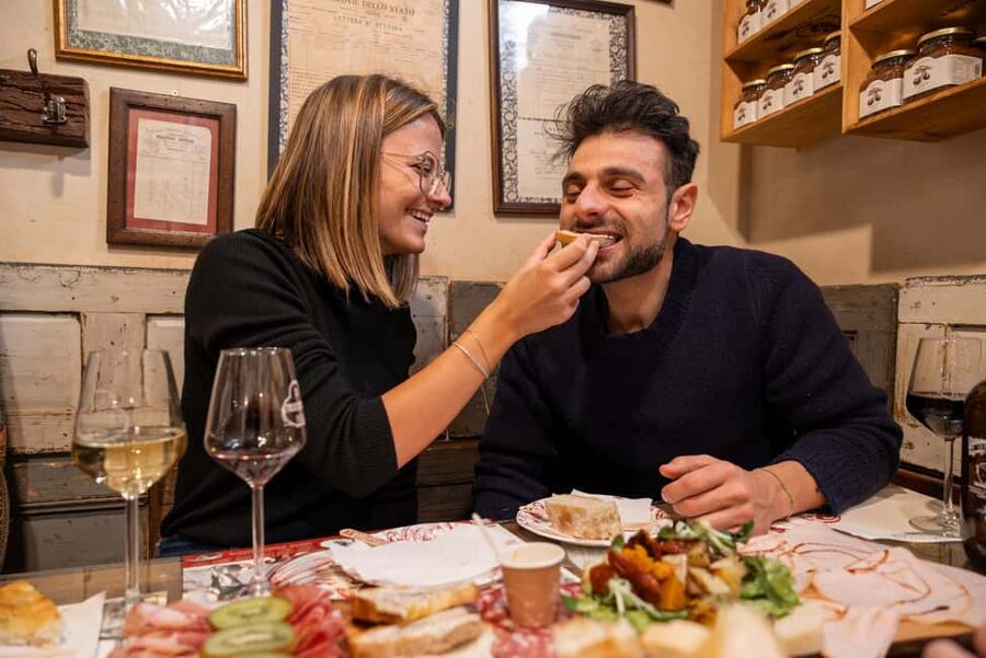 Milan’s Full-Meal Gourmet Food Tour - More Than Tastings - The Duomo stop brings saffron risotto to the table