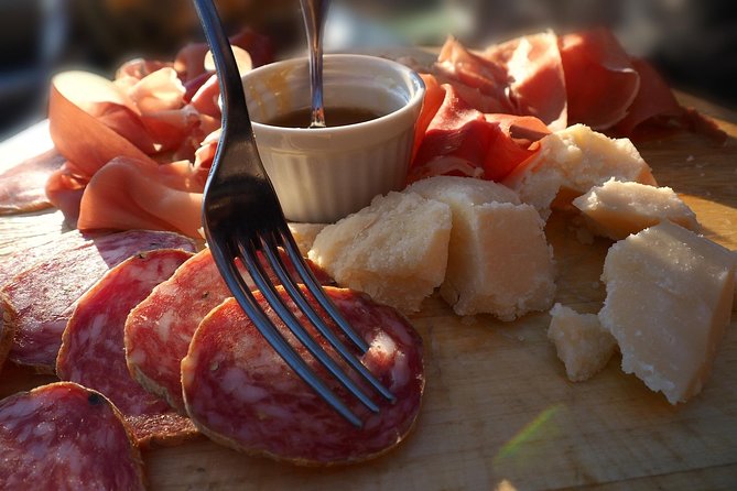 Milan: Sunset Navigli Food & Drinks Tour by Do Eat Better - What makes this Milan food walk worth considering