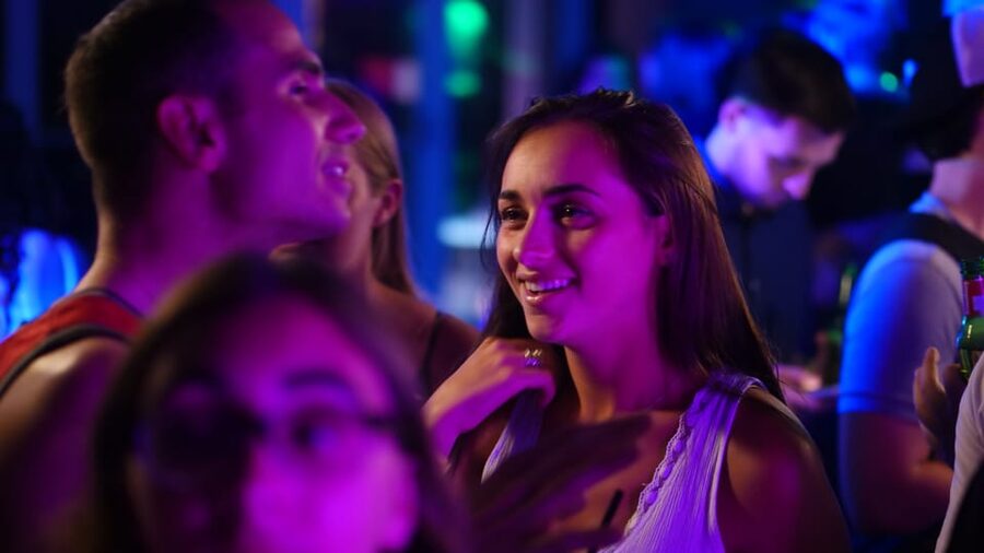 Milan: Ultimate Bar Crawl with Shots and VIP Club Access - Ending on the dance floor