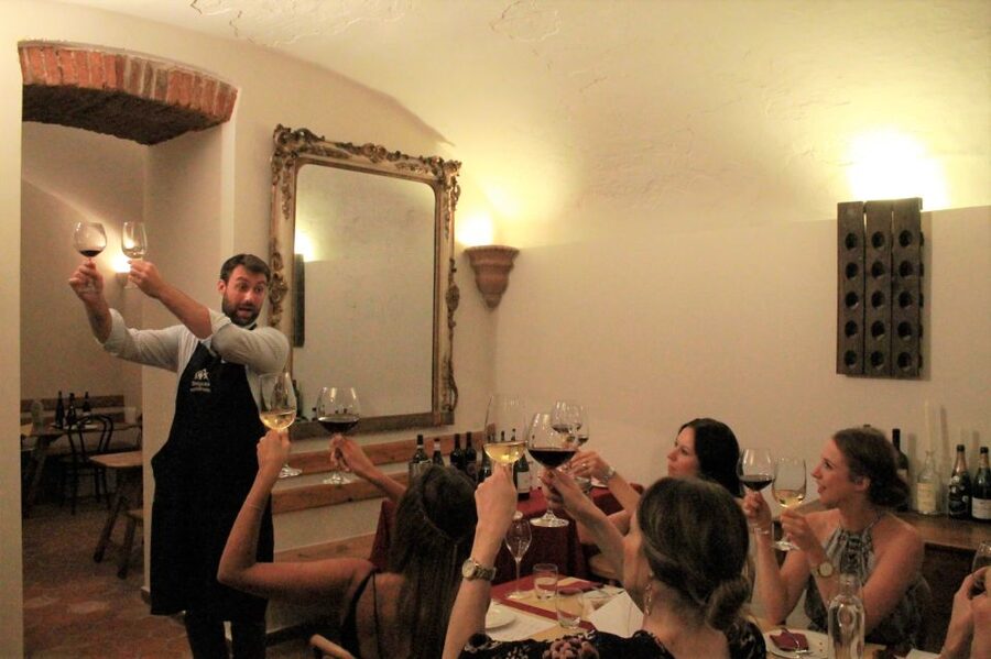 Milan: Wine Tasting Experience in the City Centre - Learning how to taste without feeling awkward