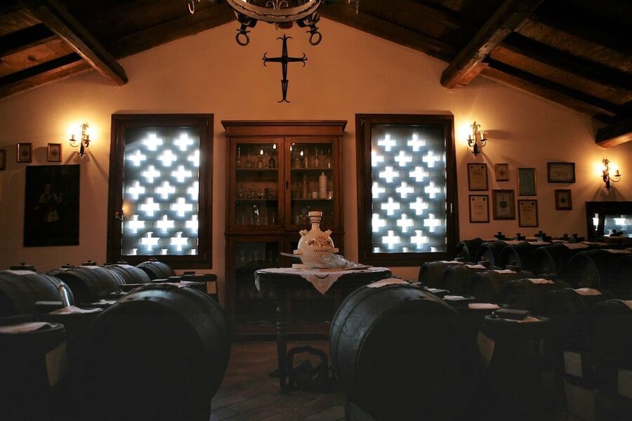 Modena: Balsamic Vinegar Tasting Experience - Tasting the balsamic with Modena’s local foods