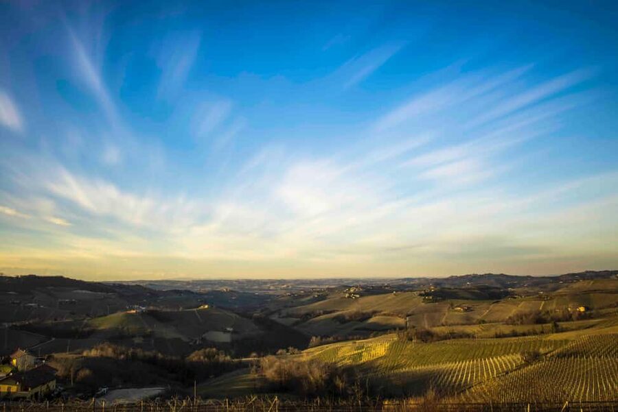 Monforte d'Alba: Jacuzzi Ritual with Wine Tasting - Spumante Letizia and the First Toast