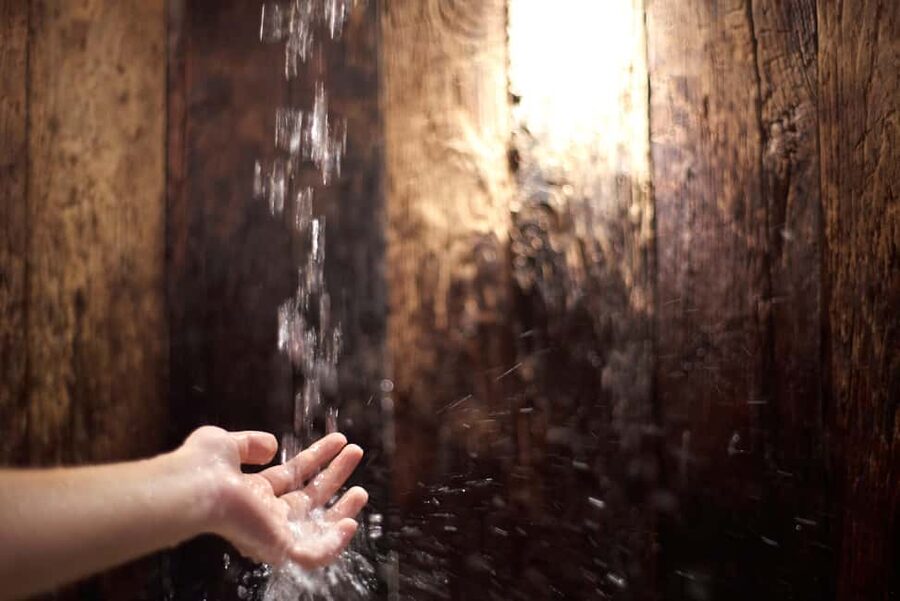 Monforte d'Alba: Jacuzzi Ritual with Wine Tasting - Inside the Diego Pressenda Wine Cellar