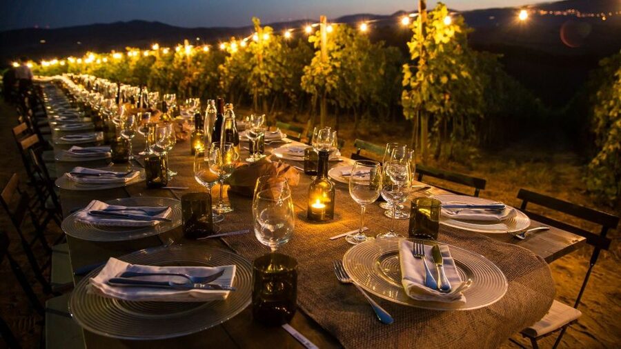 Montepulciano: Tuscan Winery Tour with Wine Tasting & Meal - Sitting among the vines for four courses