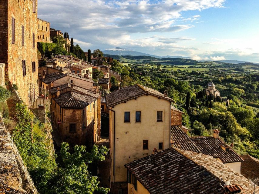 Montepulciano: Winery Tour and Tasting - What the vaults and tunnels add