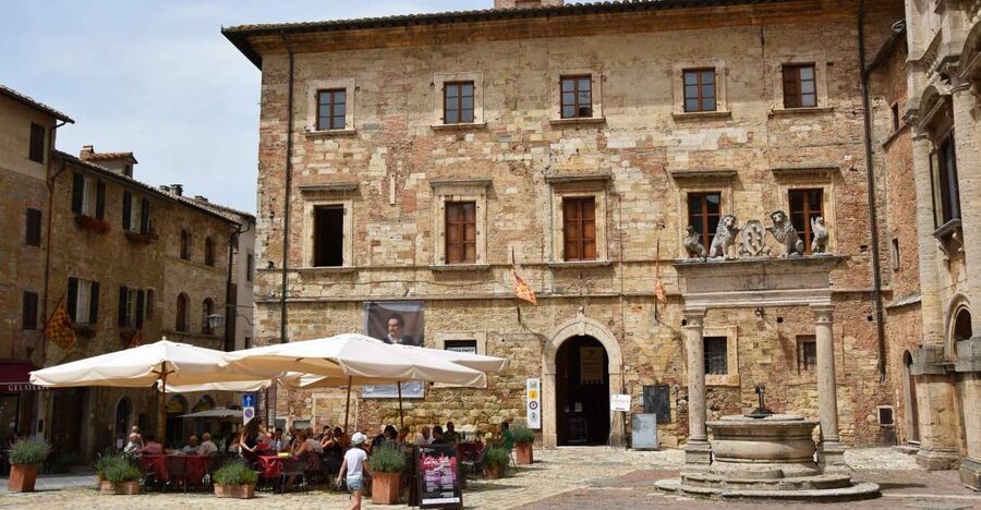 Montepulciano: Winery Tour and Tasting - Meeting the sommelier