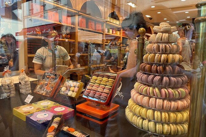 Montmartre Hill French Gourmet Food and Wine Tasting Walking Tour - The vineyard and the old windmill