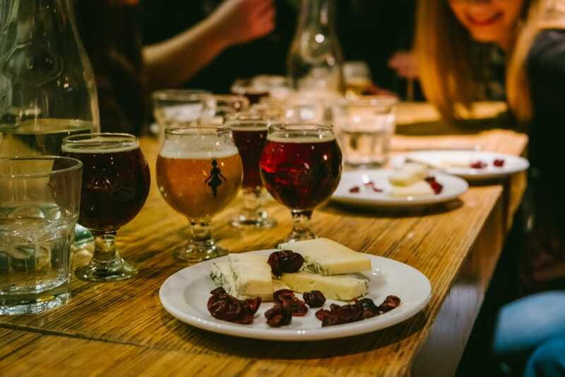 Montreal Old Port: Craft Brewery and Beer Tasting Tour - Finishing with cheeses at Les Soeurs Grises