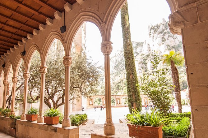 Montserrat with Black Madonna & Medieval Winery with Tapas/Lunch - Four hours at Montserrat: what to do first