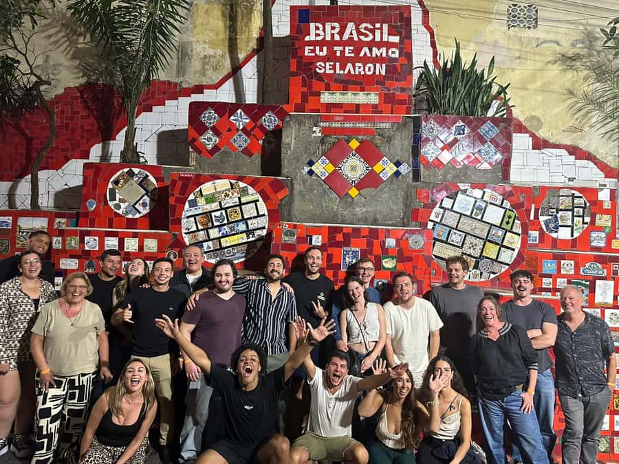 More than a Pub Crawl: An Authentic Night Experience in Rio - Languages, guides, and the human side of the tour