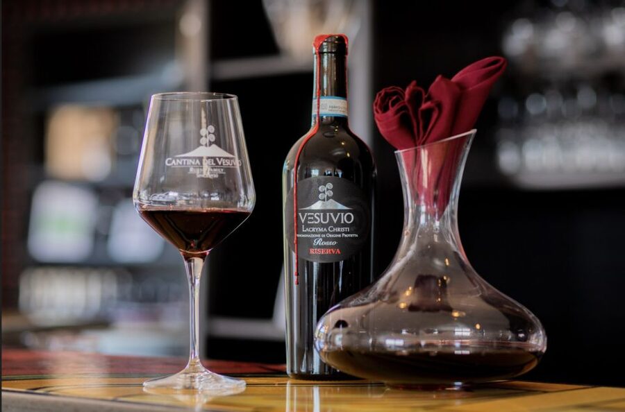 Mount Vesuvius: Vineyard Tour with Wine Tasting and Lunch - Should You Book It?