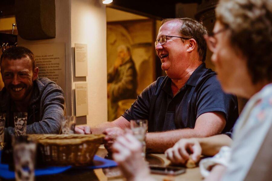 Munich: Beer and Food Tour with Dinner & Oktoberfest Museum - Who should book this evening