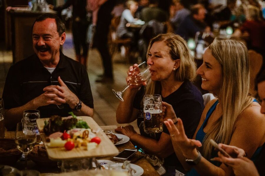 Munich: Beer and Food Tour with Dinner & Oktoberfest Museum - Tasting several beers without turning dinner into a contest