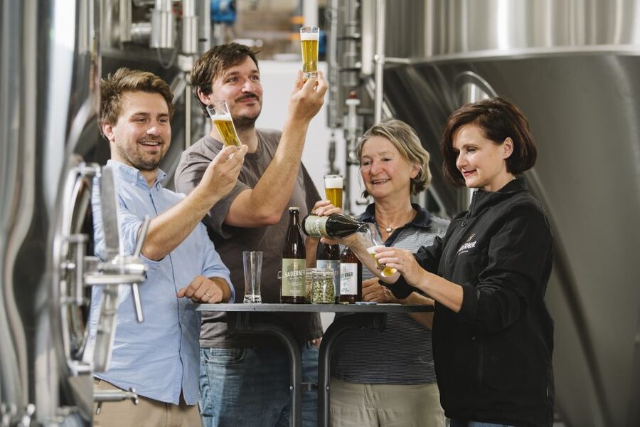 Munich: Hands-On Brewery Tour & Tasting of 4 Organic Beers - What happens during the one-hour visit