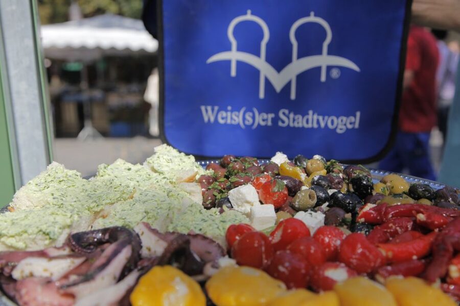 Munich: Viktualienmarkt Food Tasting Tour in German - Why the Viktualienmarkt makes a good food stop