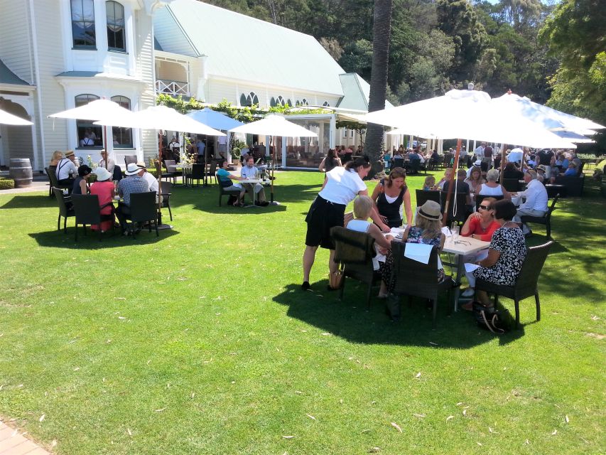 Napier: Winery + Gin Tasting Tour with Lunch Thu Fri Sat - Key points at a glance