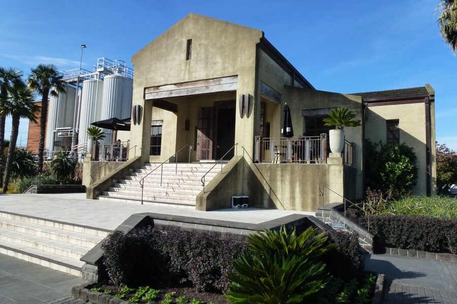 Napier: Winery + Gin Tasting Tour with Lunch Thu Fri Sat - Wine, New Zealand cheese, and the final tasting