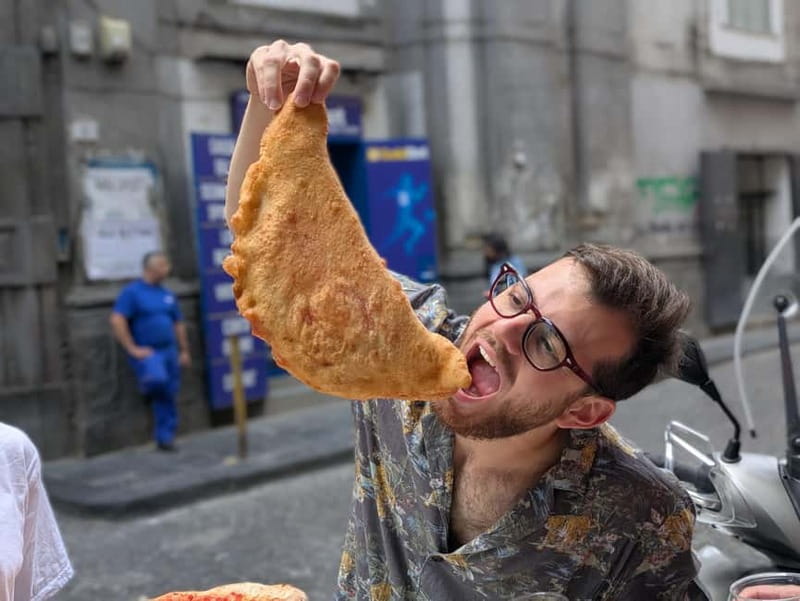 Naples: Street Art, Wine and Food Tasting Walking Tour - The guides make the difference