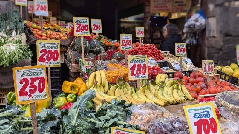 Naples: Street Art, Wine and Food Tasting Walking Tour - Rione Sanità and the everyday side of Naples