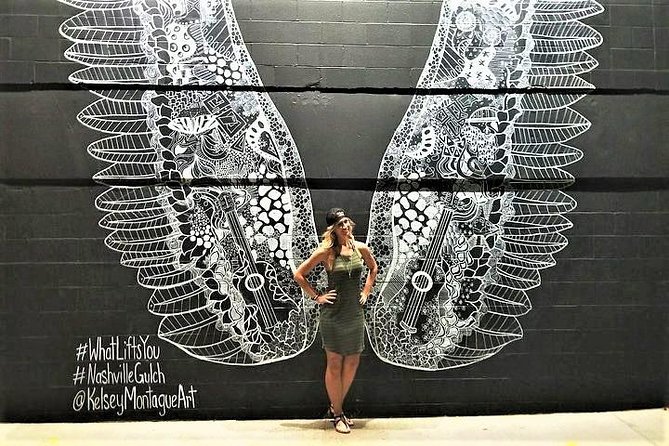 Nashville Combo Tour: Sightseeing, Murals & Brewery/Distillery - A fast Nashville orientation from a golf cart