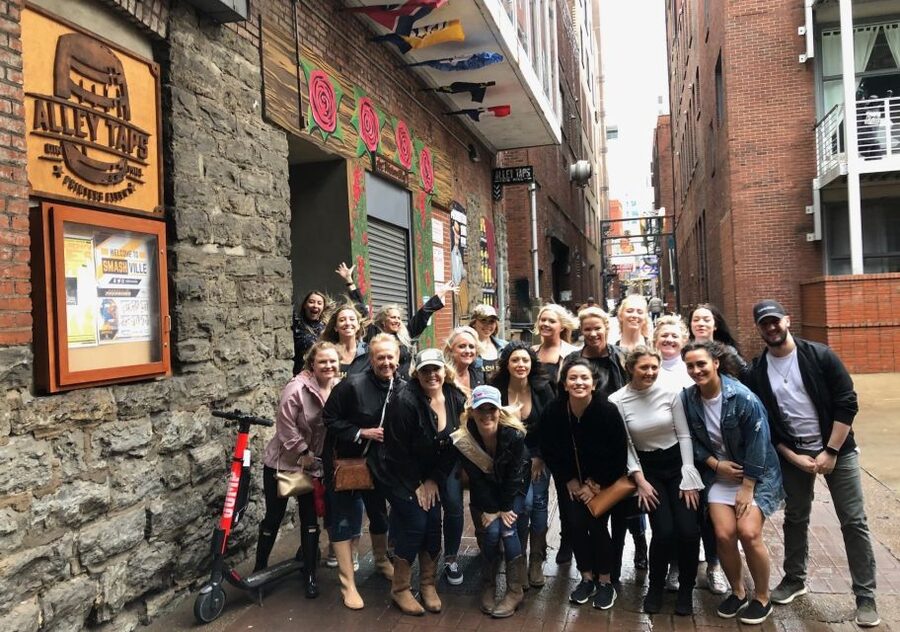 Nashville: The Ville All-Inclusive Pub Crawl - What the best evening looks like