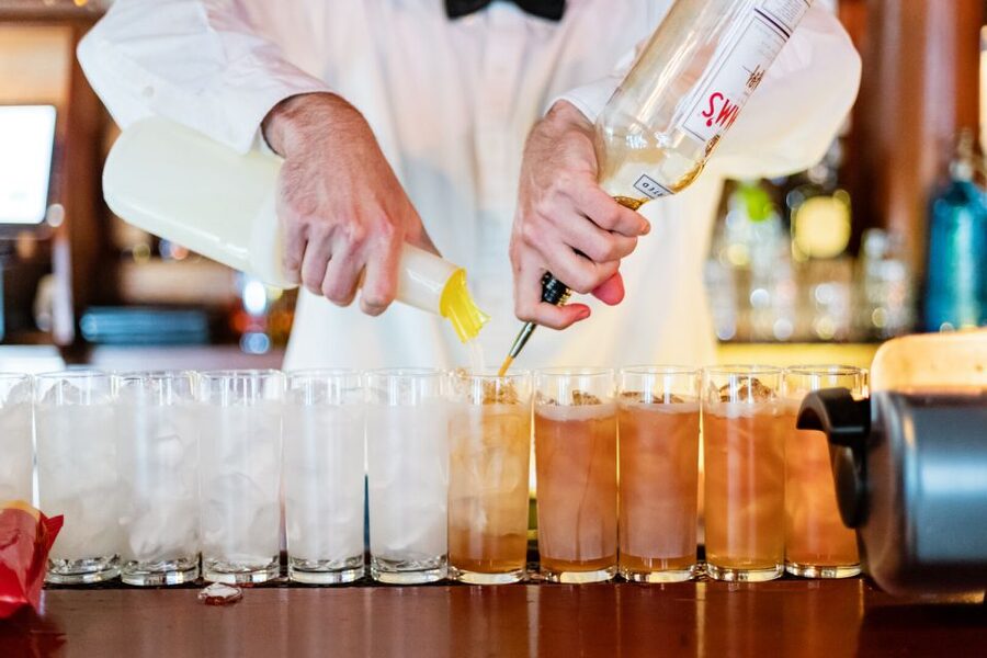 New Orleans: Combo Cocktail and Food History Tour - A food tour that functions as lunch, dinner, and city orientation
